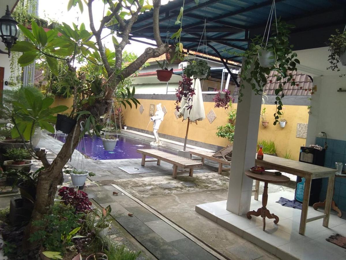Sanata Yoga Guesthouse Canggu  Exterior photo