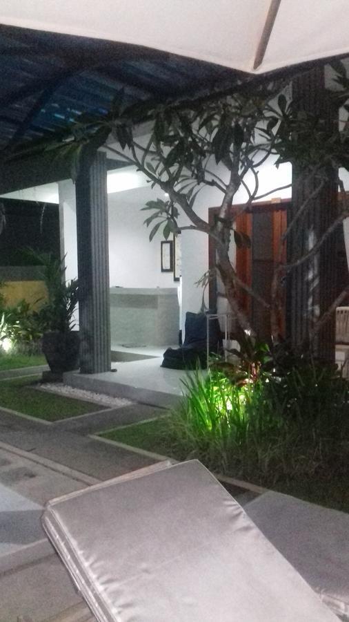 Sanata Yoga Guesthouse Canggu  Exterior photo